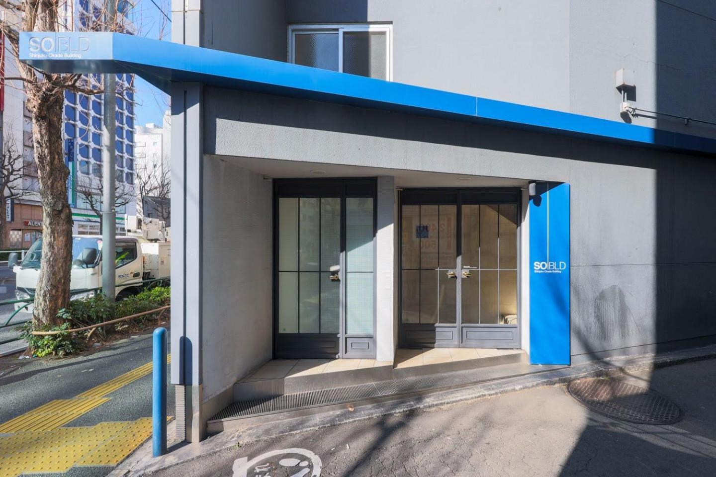 Апартаменты Shinjuku Okada Building Токио Экстерьер фото